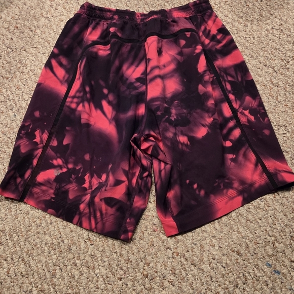 Red and Black Patterned Shorts - Picture 4 of 7